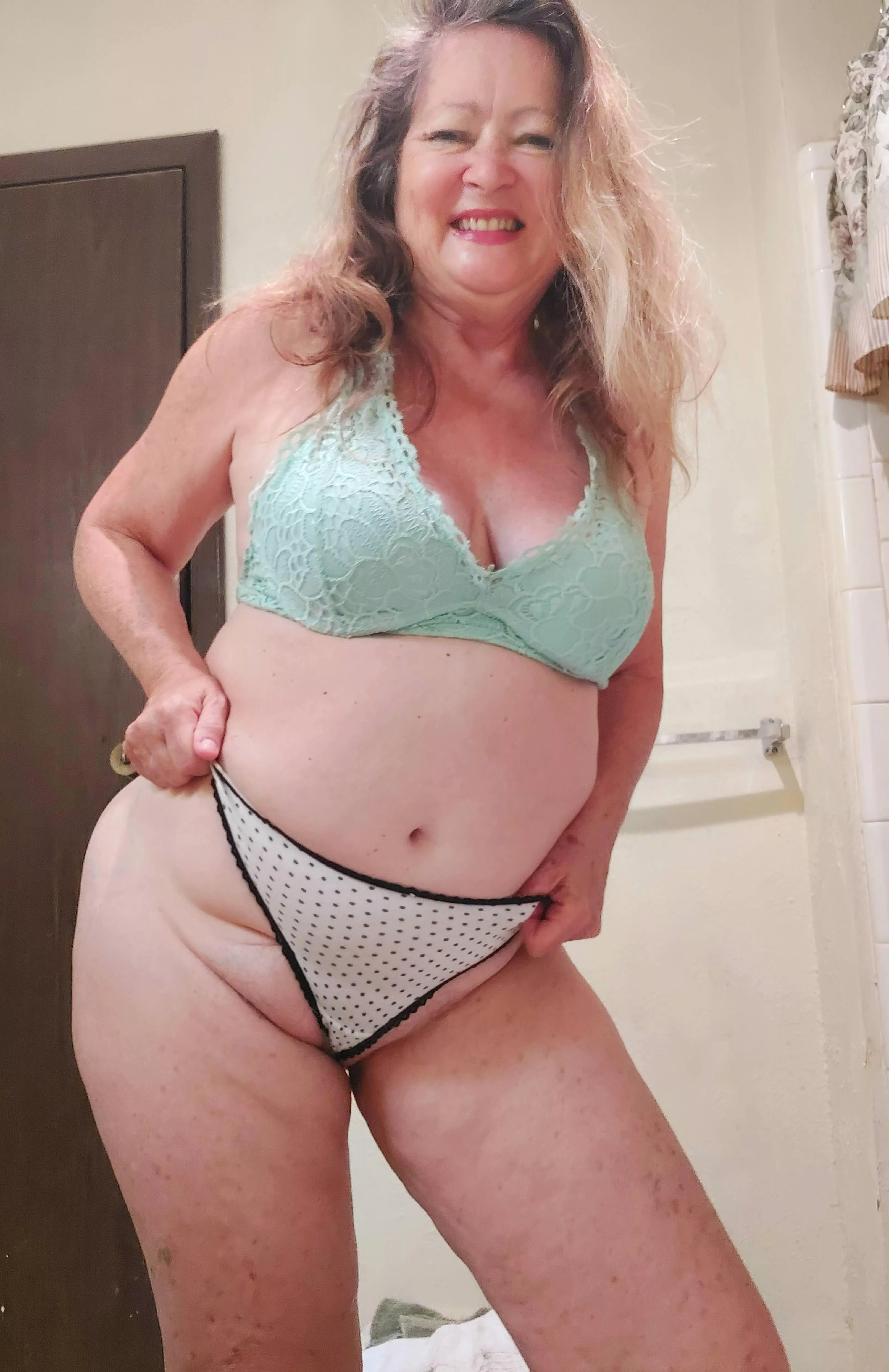 I have the curves you need tonight(f) 54