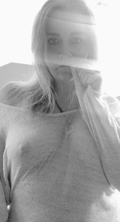 I love the sunlight in this pic