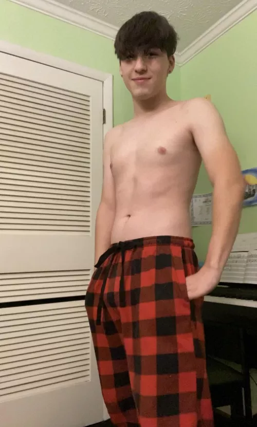 I really hate my body sometimes but I think I look okay here, what do you think?