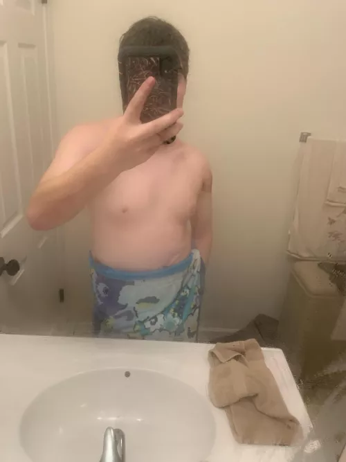 If y’all are looking for some slightly fem boy pics I’m here. And happy to provide