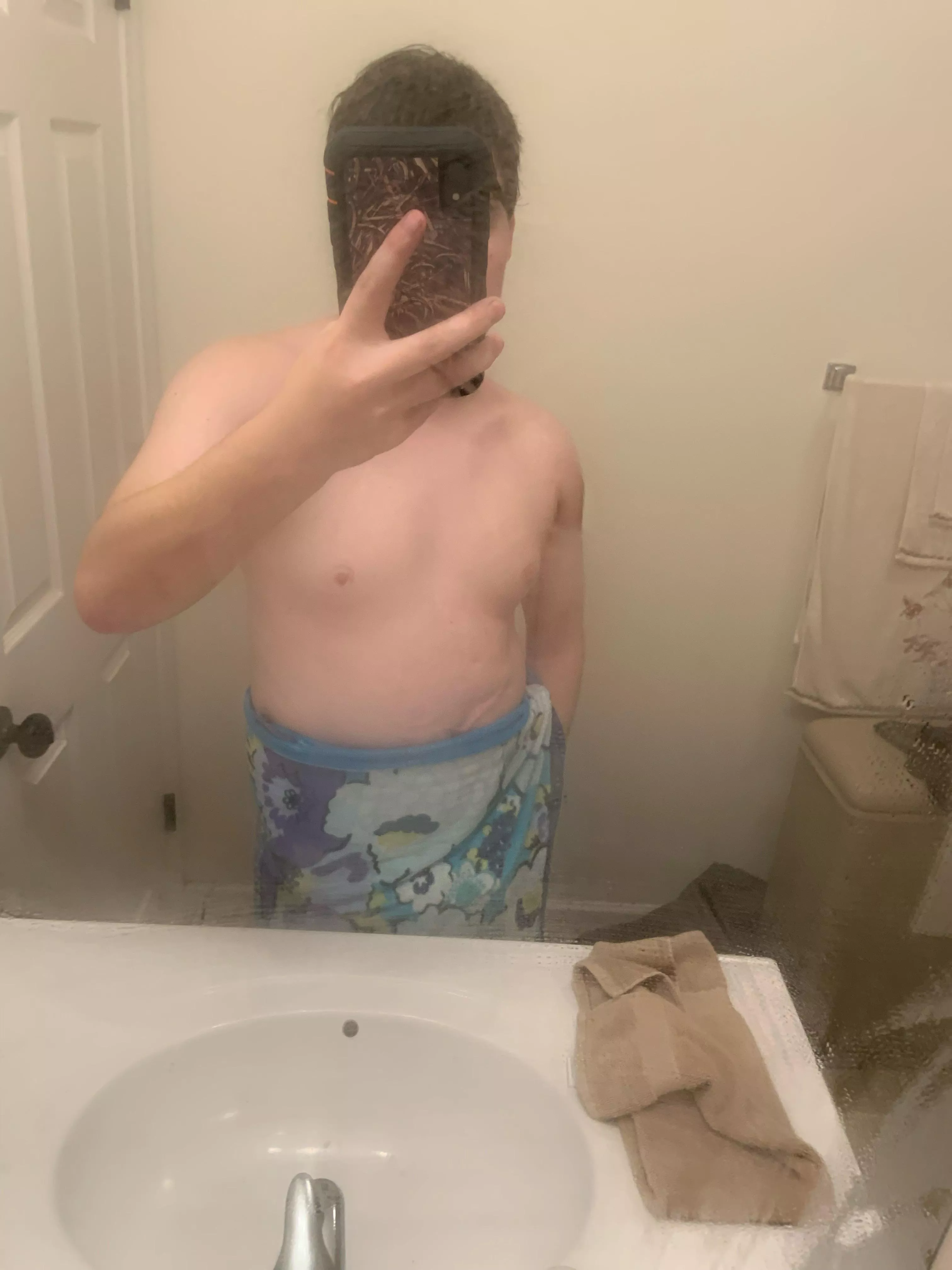 If y’all are looking for some slightly fem boy pics I’m here. And happy to provide