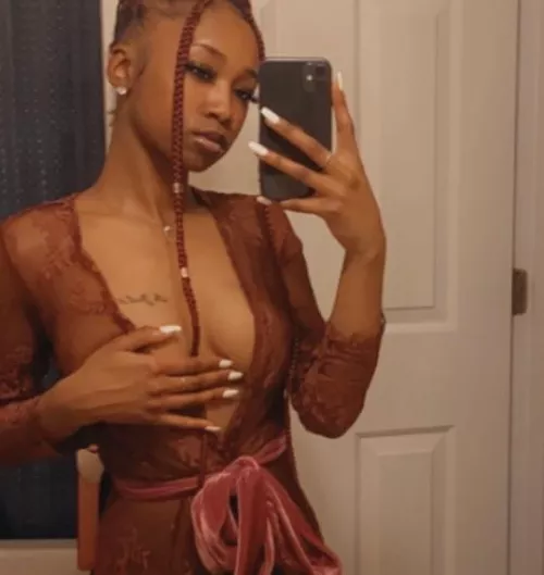 I’m live babes cum say hi