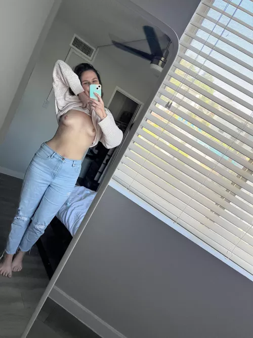 Just a silly little selfie for your Sunday scroll~