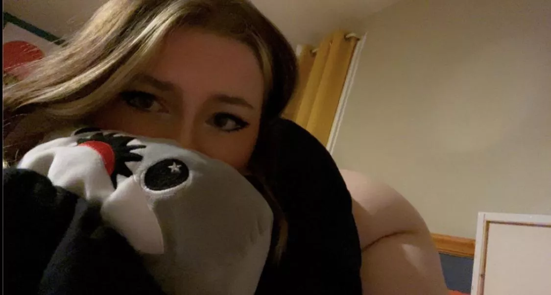 Keep me company?💖