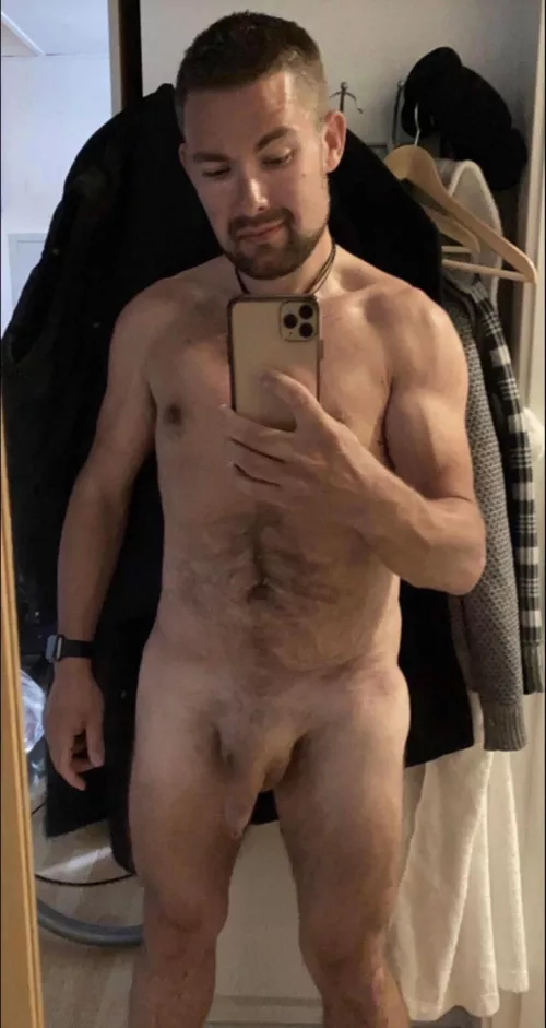 (M) 38, 178, 78KG nudity is natural, we need to love our bodies.