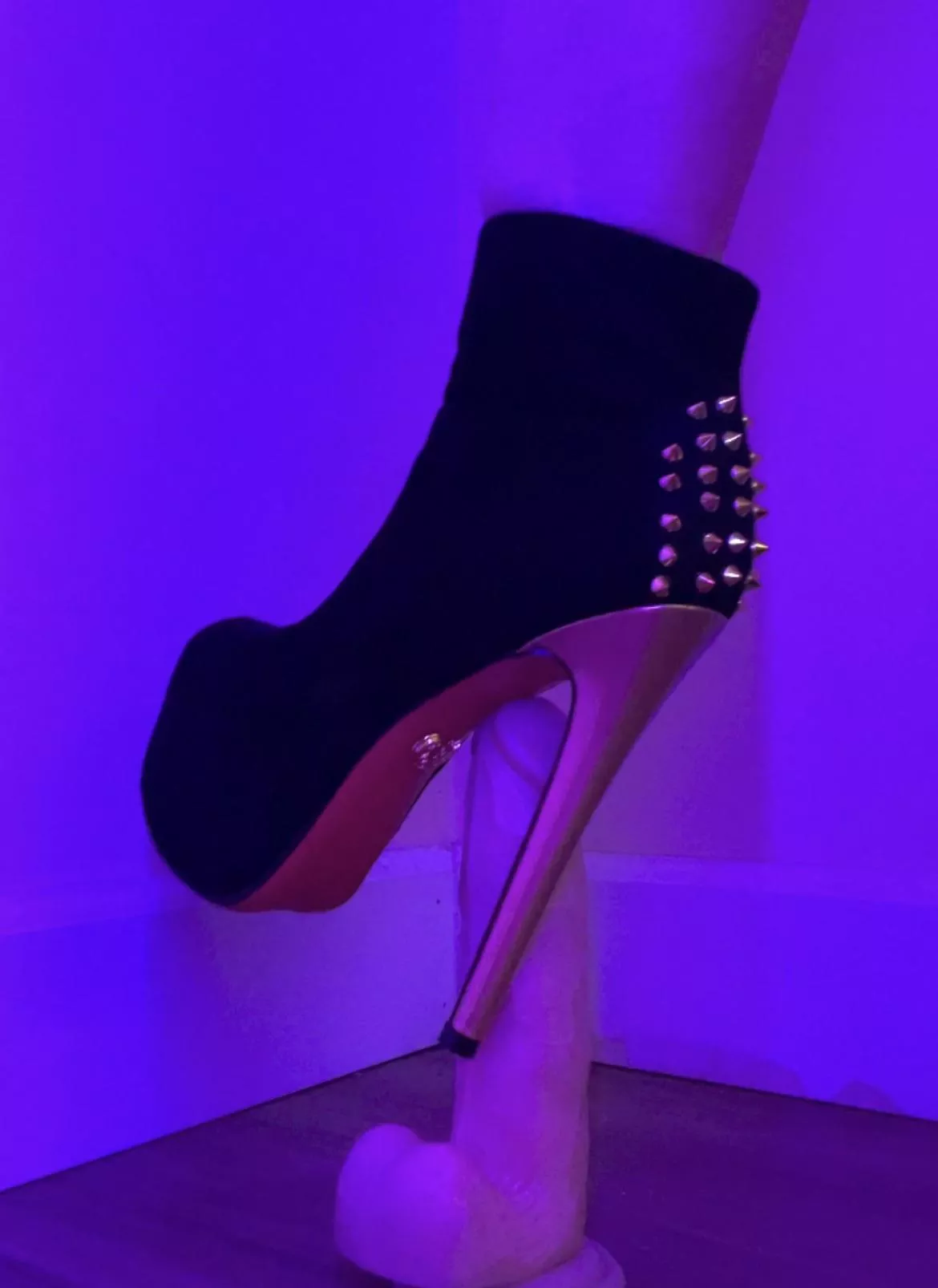 My favourite pair to stomp with 💋