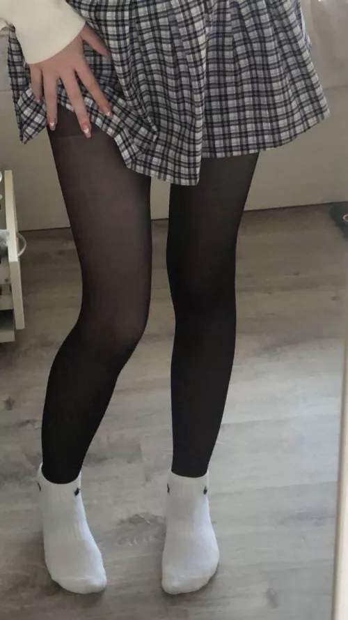 my highschool style skirt ✌️