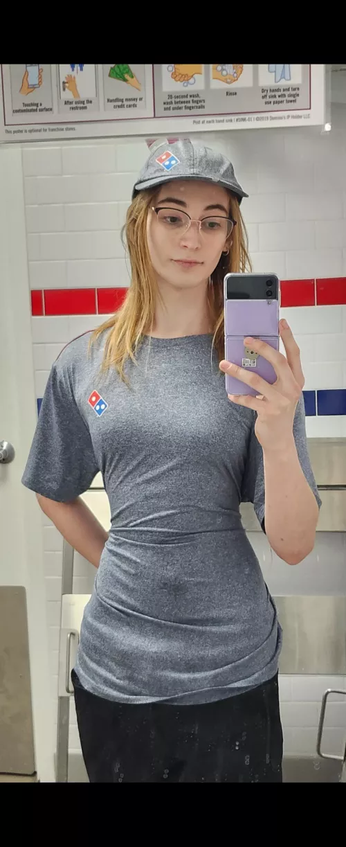 my shirt too big 😡