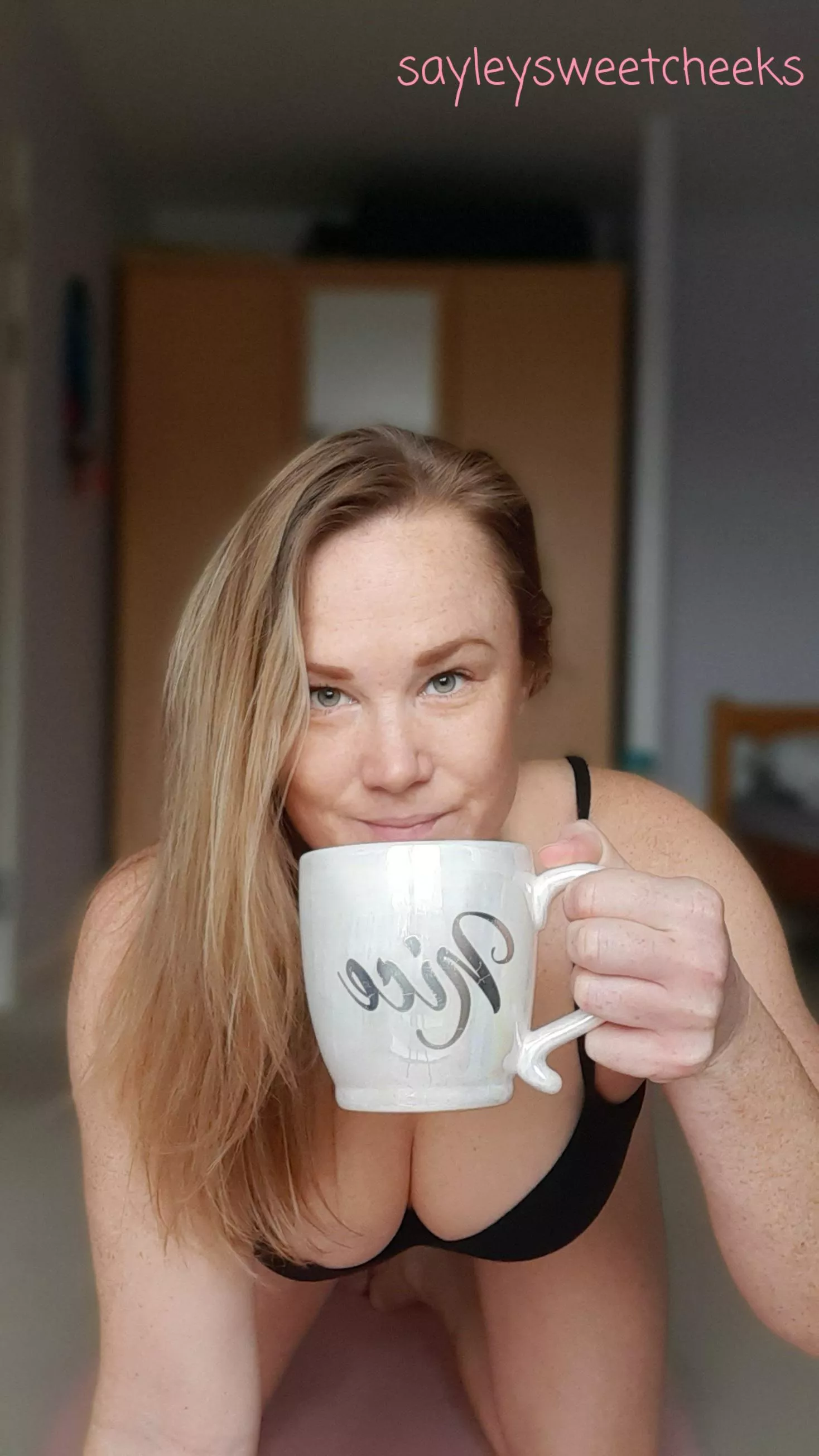 Natural red head and freckles. Cheers to a cuppa 🇬🇧