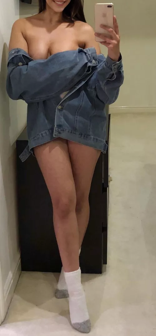 No bra, no problem...😈 British Punjabi Indian