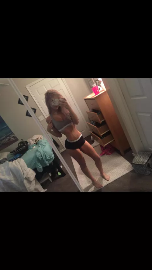 [oc] be a good little slut and get on ur knees and clean my feet