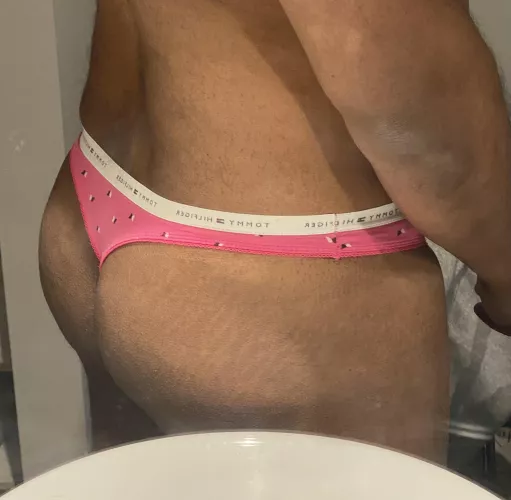 Pink Tommy Hilfiger (size M). Love how they fit me.