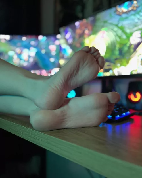 Play games or with feet?