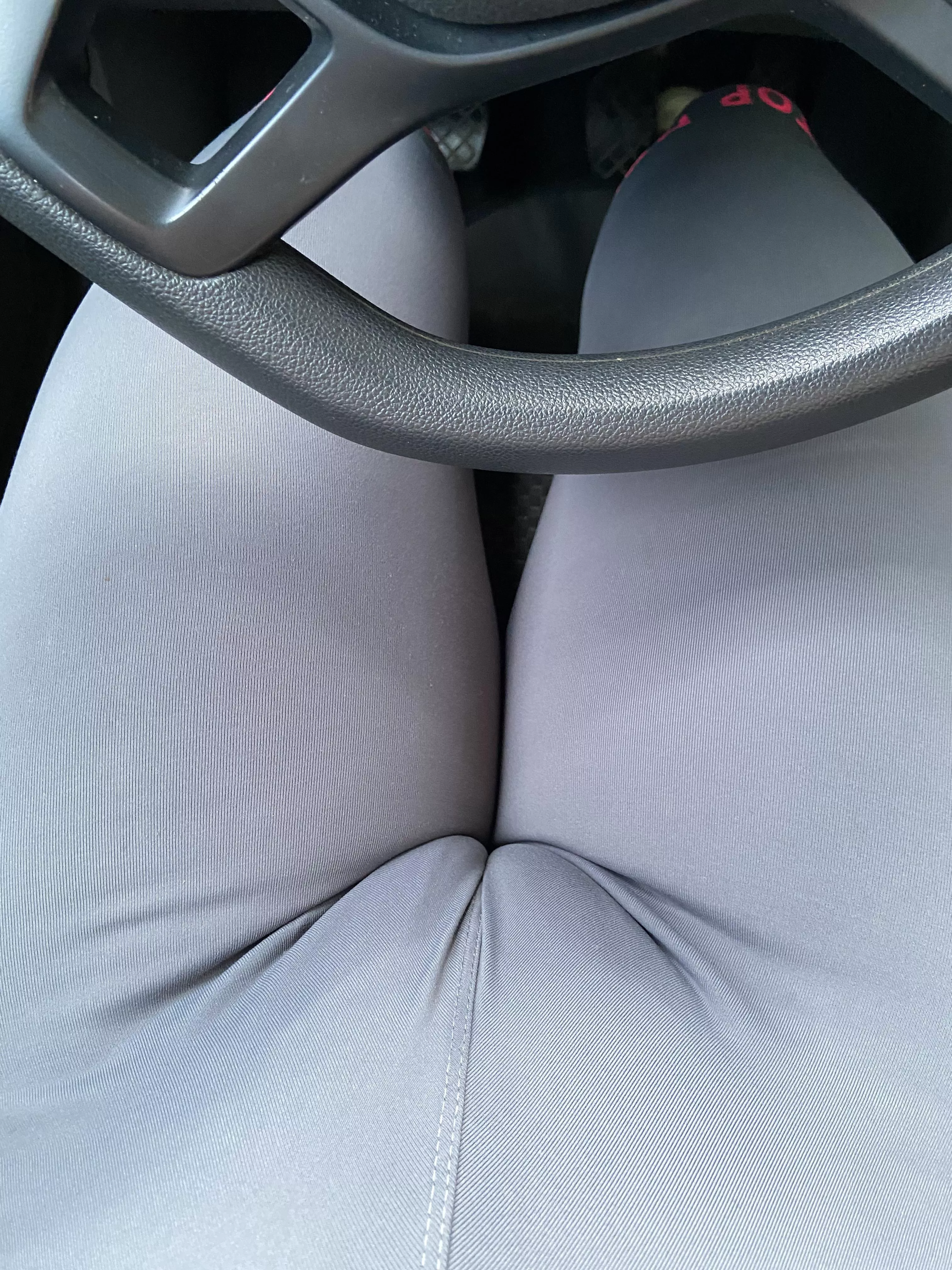 post workout at the gym, cracked pussy, wet, the smell of panties is delicious, who wants it?