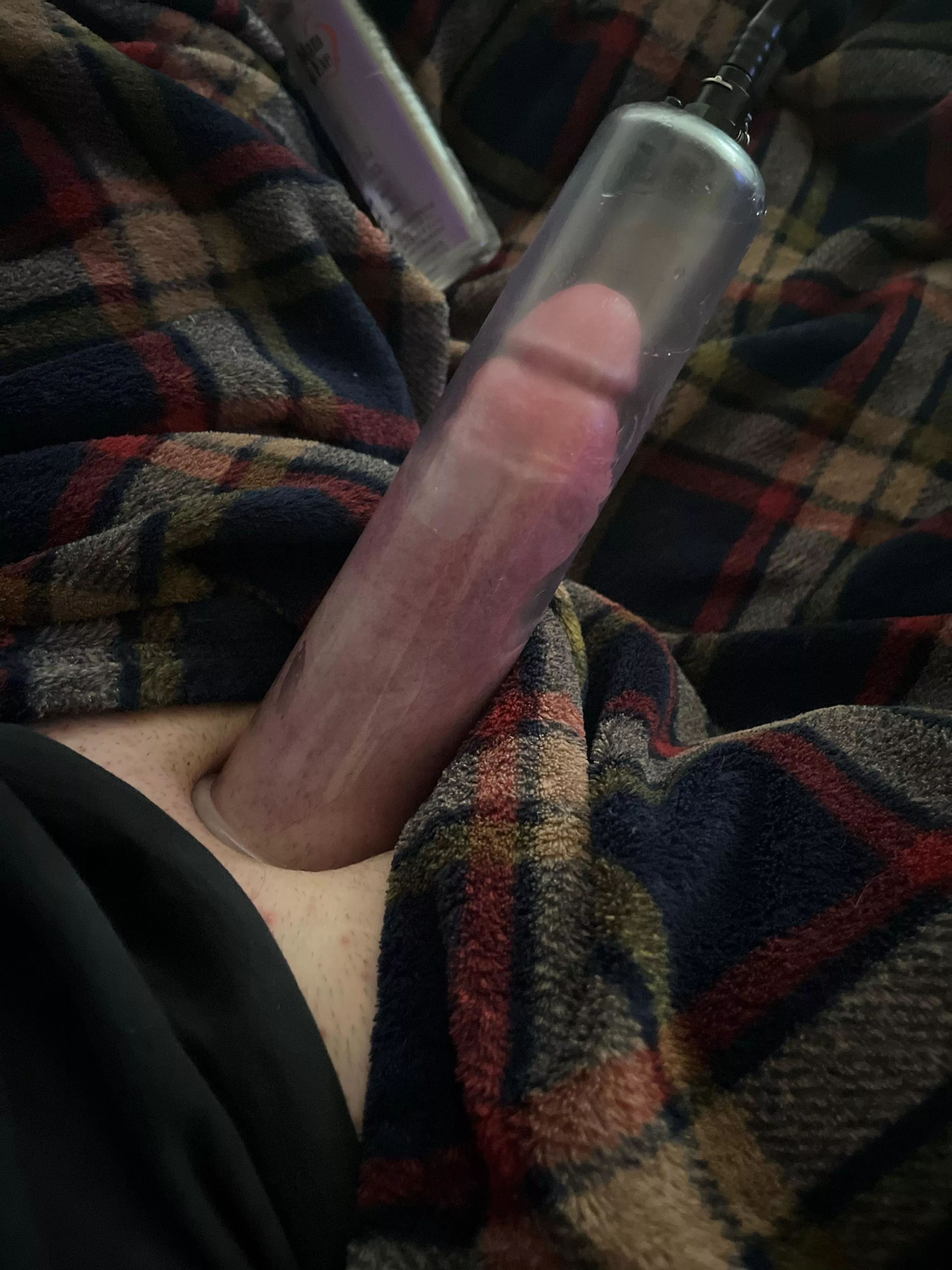 Pumping a lil wanna help me pump dm me