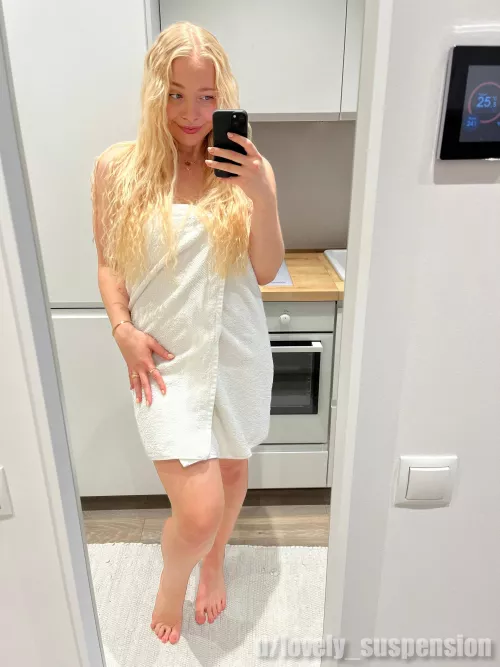 React if you wanna shower with me 💕