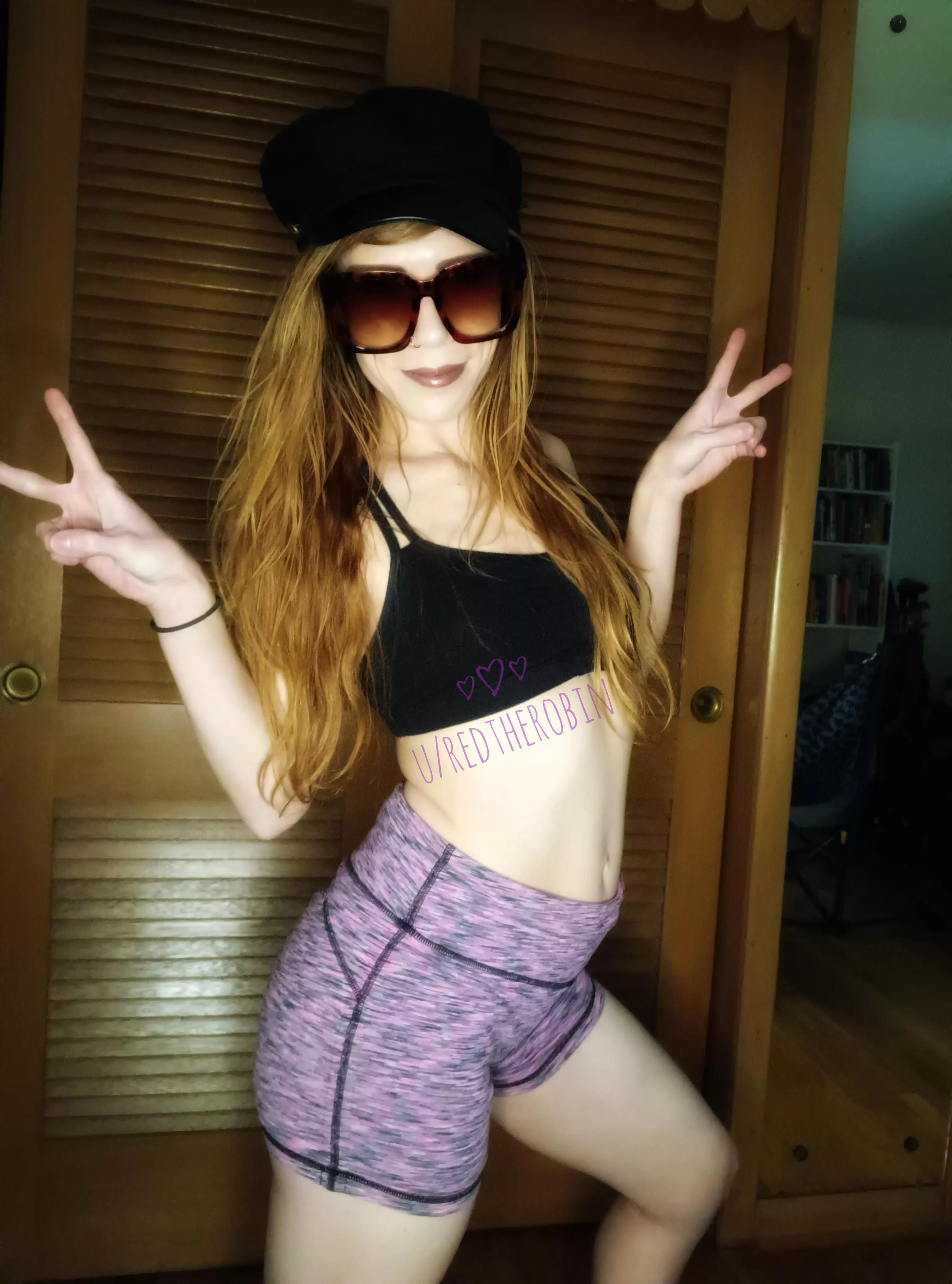 Saturday night vibes ✌️ (F)