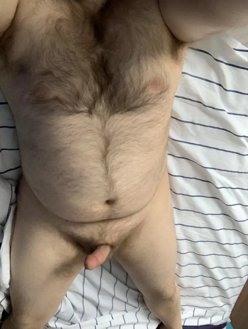 Single again. Time to enjoy sharing my naked body to all!