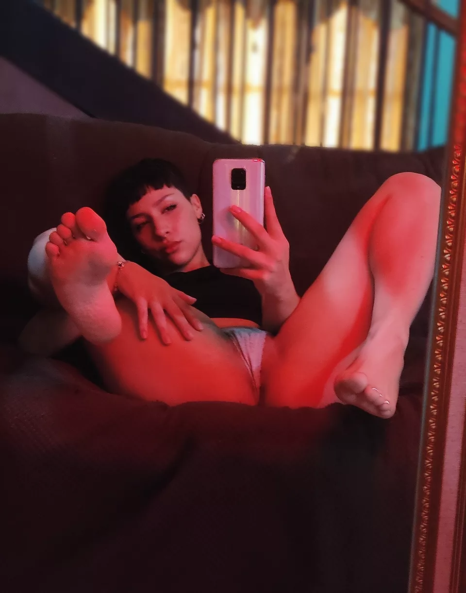 Size 5, thick and ready😈