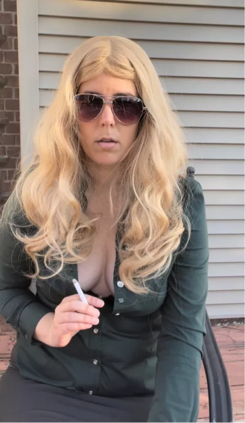 Sorry, had to post another! Obsessed with how good I felt smoking 🚬