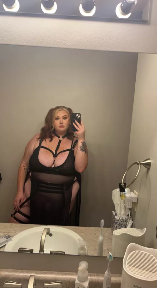 Spent my Saturday night making myself cum for hours and I still woke up horny today