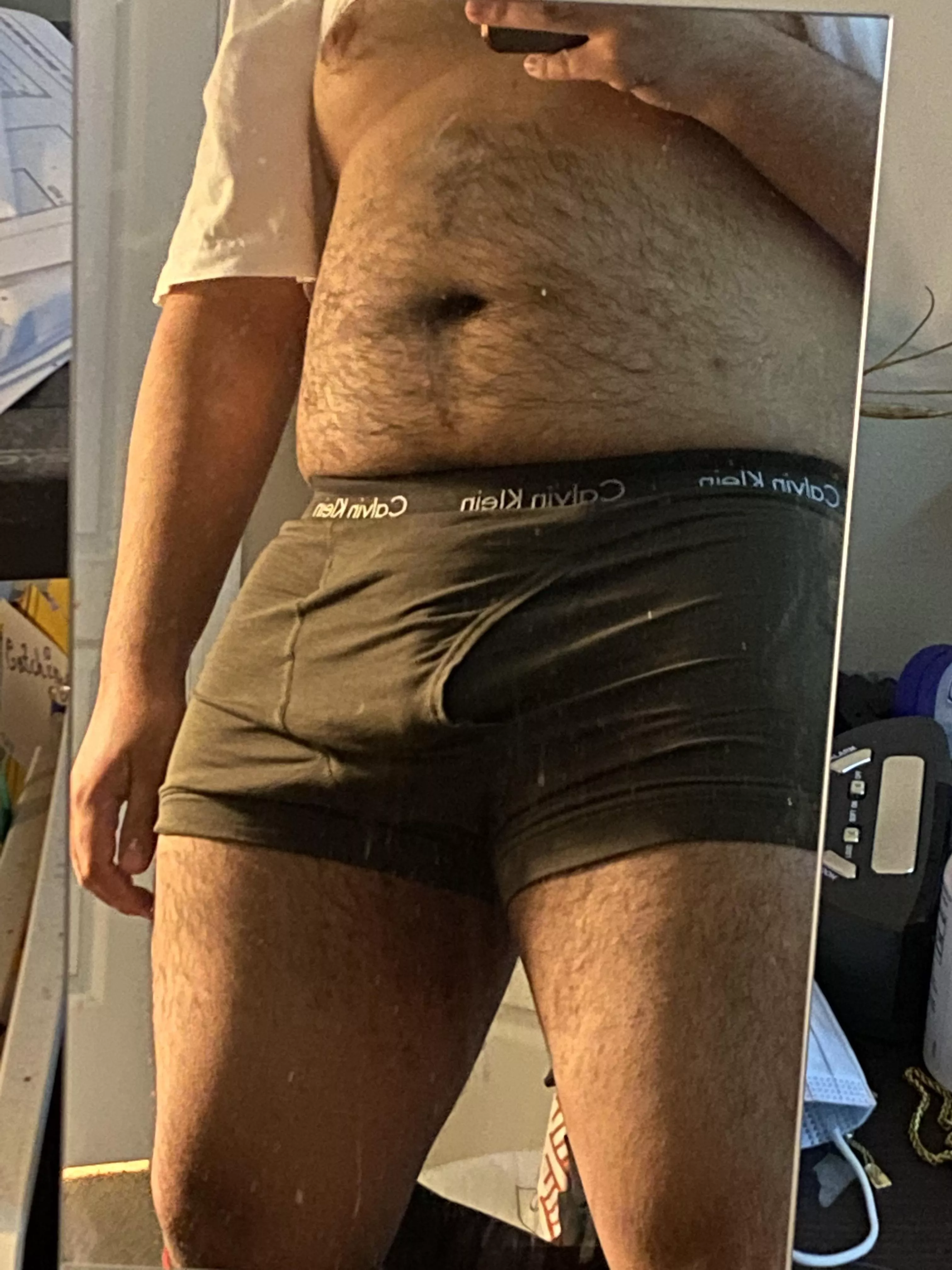 stocky bear here lookin for a good time , feel free to hmu