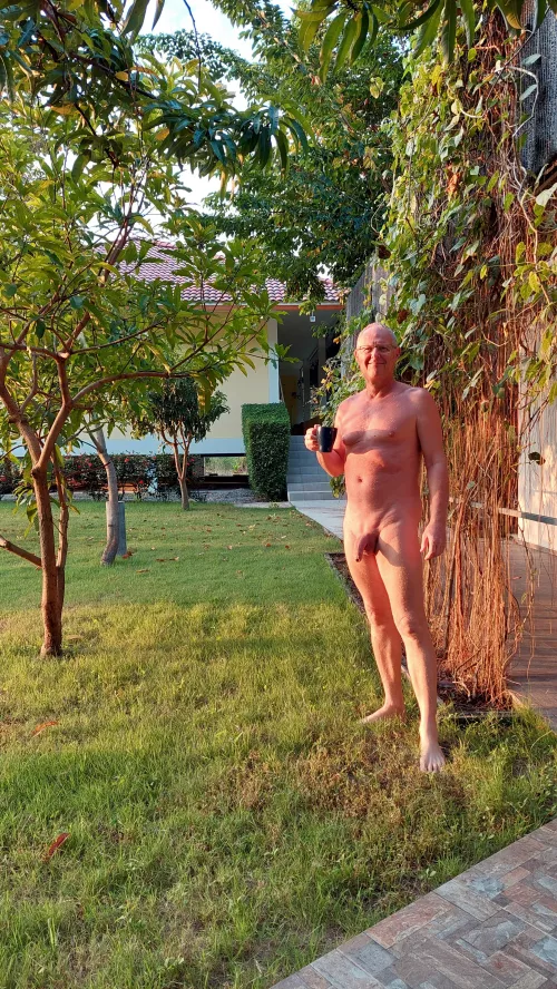 Sunday morning at 7am, a cup of coffee is the perfect way to start the day