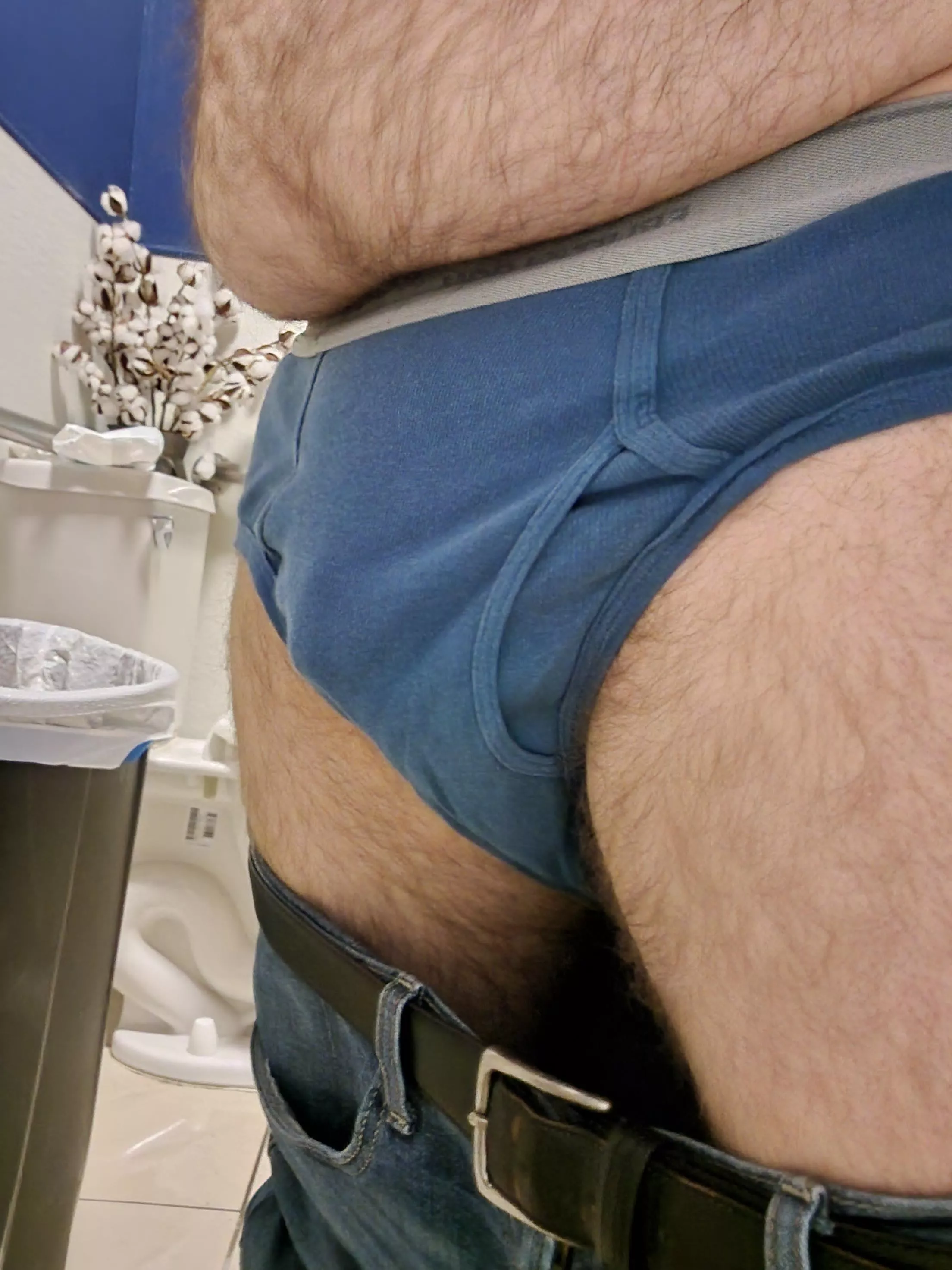 took this while working, dm me what you're wearing 😉