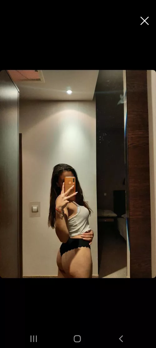 u wanna tap that booty?