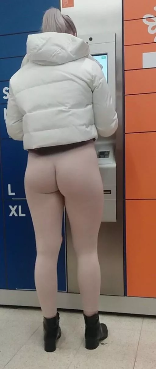 Would you bang my wife ? What would you do to her she loves to be shared