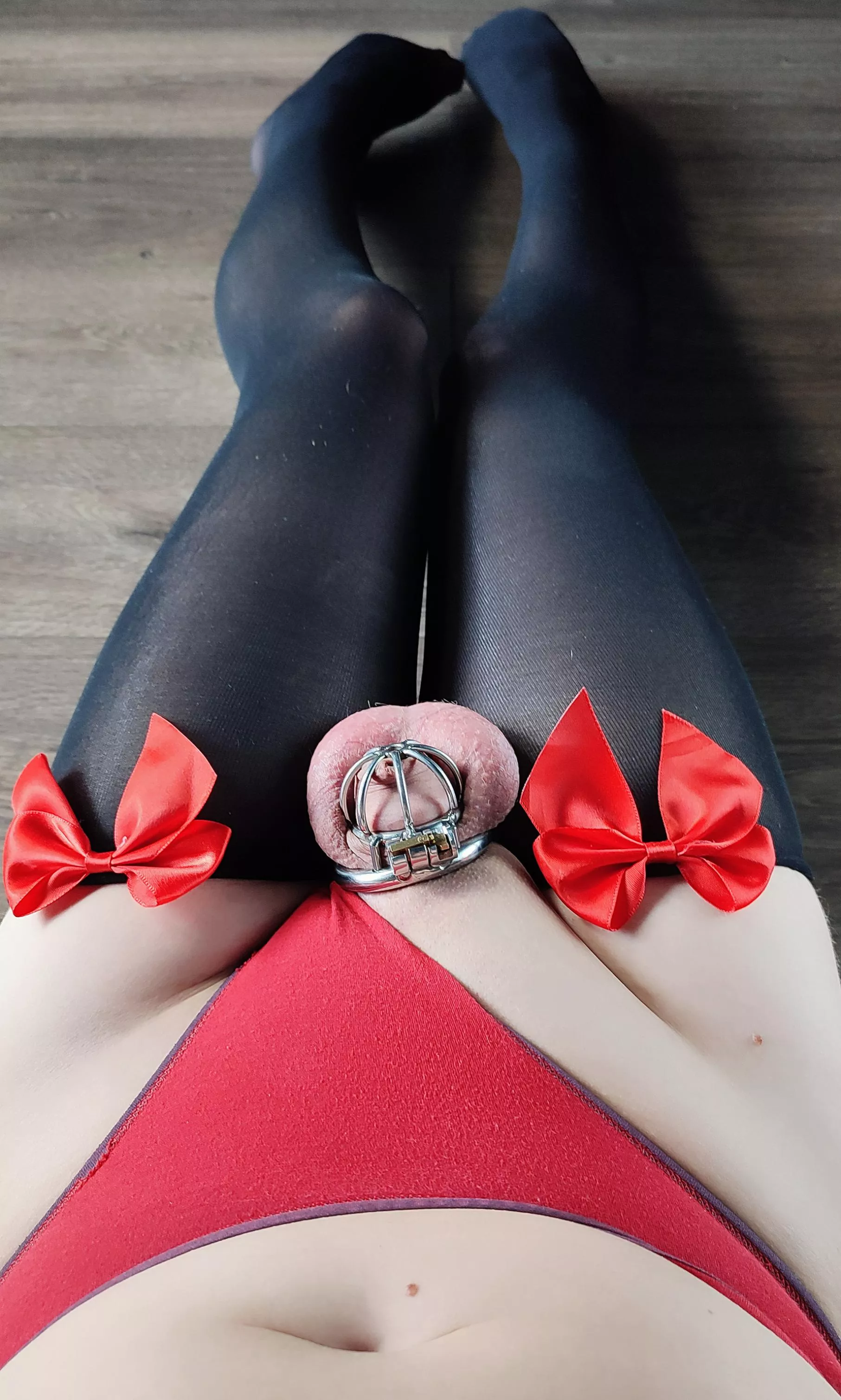 Yes, all I think about while my clitty locked, is big dicks in my throat🥺💞