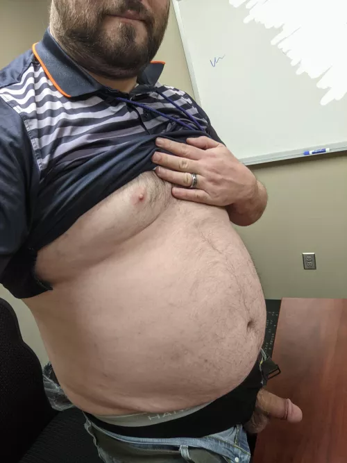 [35] Since I know y'all like my office pics, have another