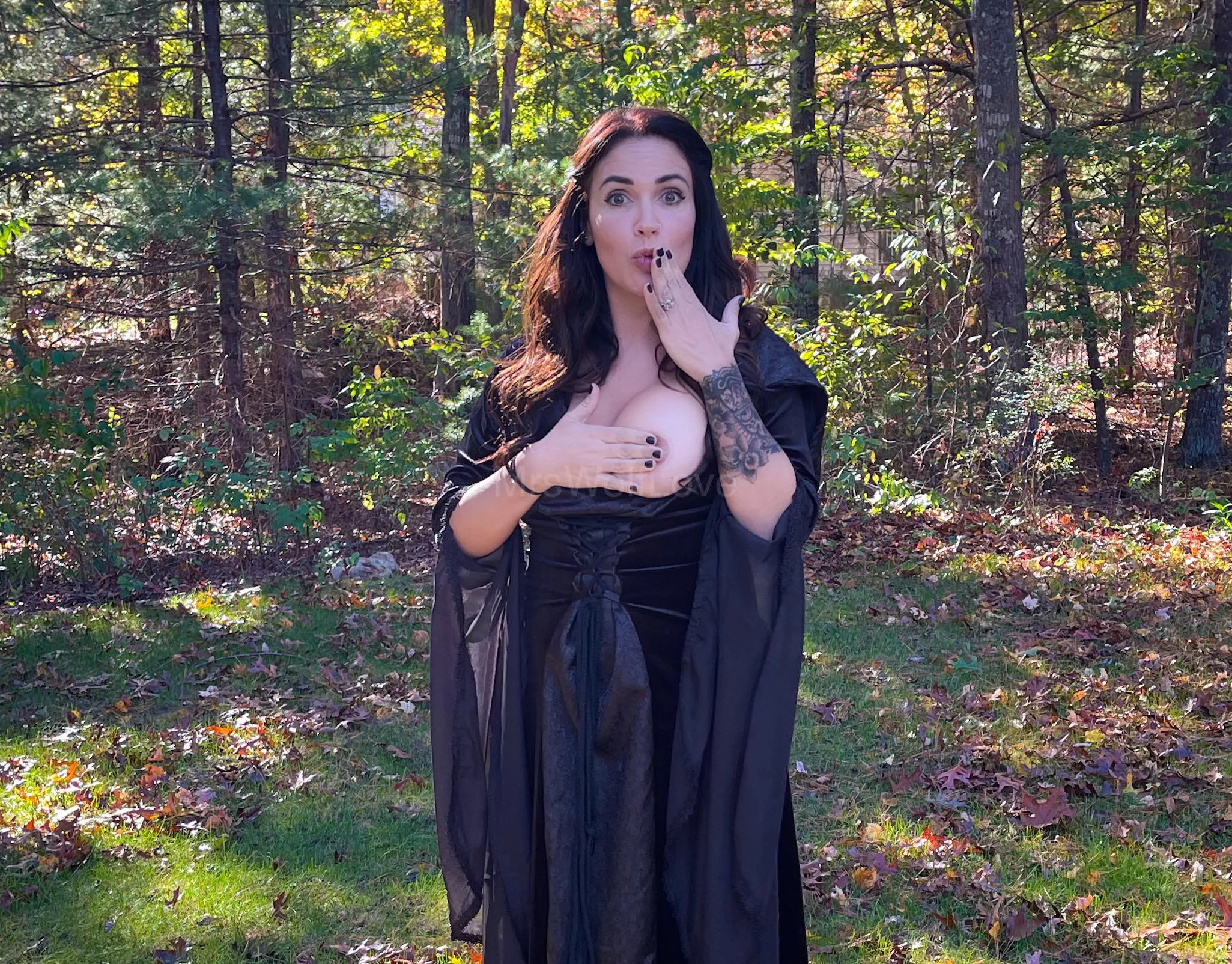 A queen or a common whore? Maybe a little bit if both. [F]