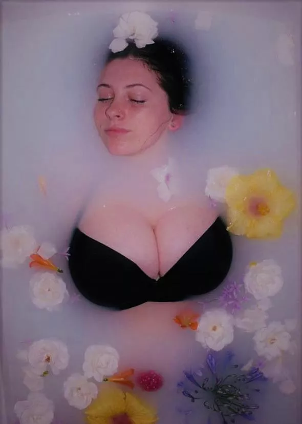 Big young tits in the bath [NN]