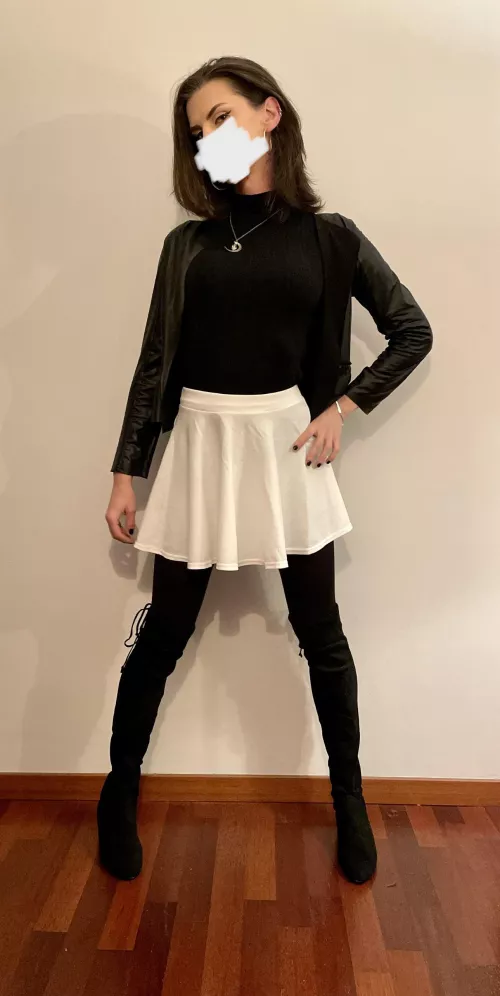 Black & White 🤍🖤 Fits me, right? ✨💖