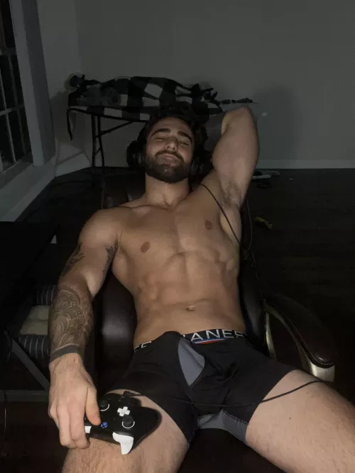 Care to play during this late night session? 😈🥵