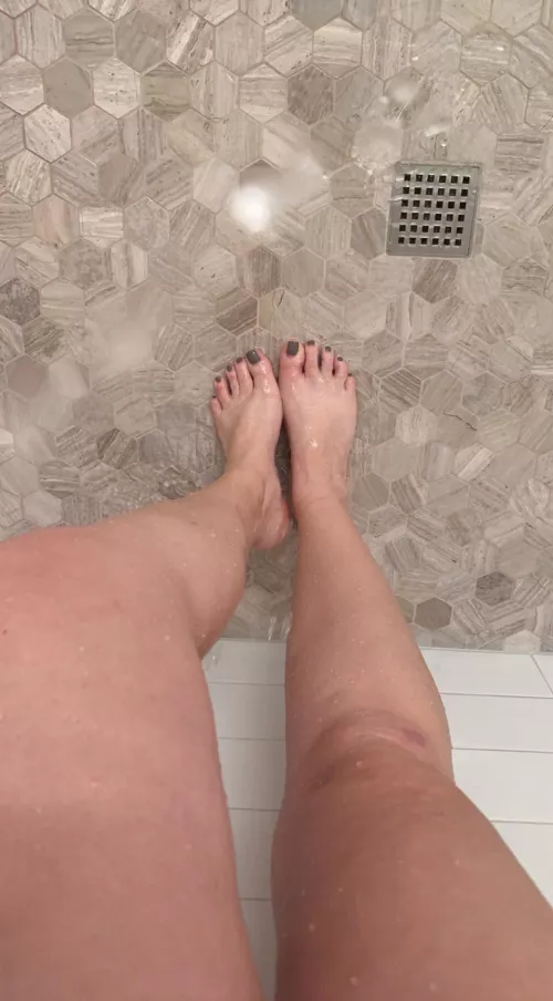 Clean, smooth legs for you