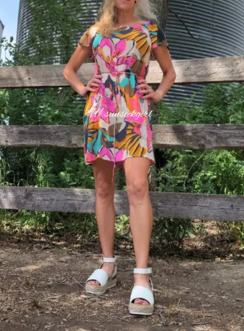 Come lift up my dress.