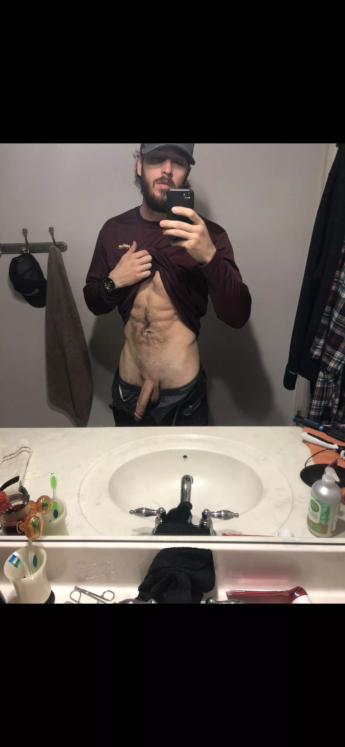 Dm if you wanna see me cum