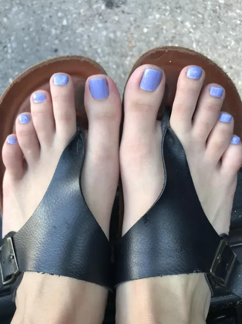 Do I have pretty feet?