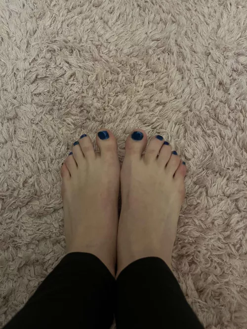 Do you like my painted toes?