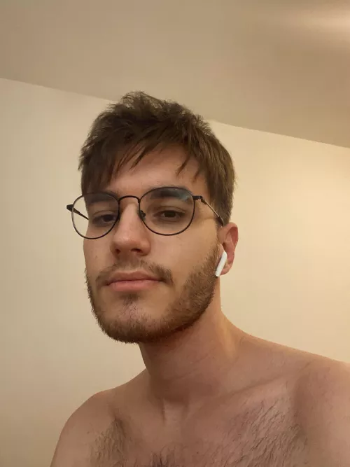 Does the beard suit me?