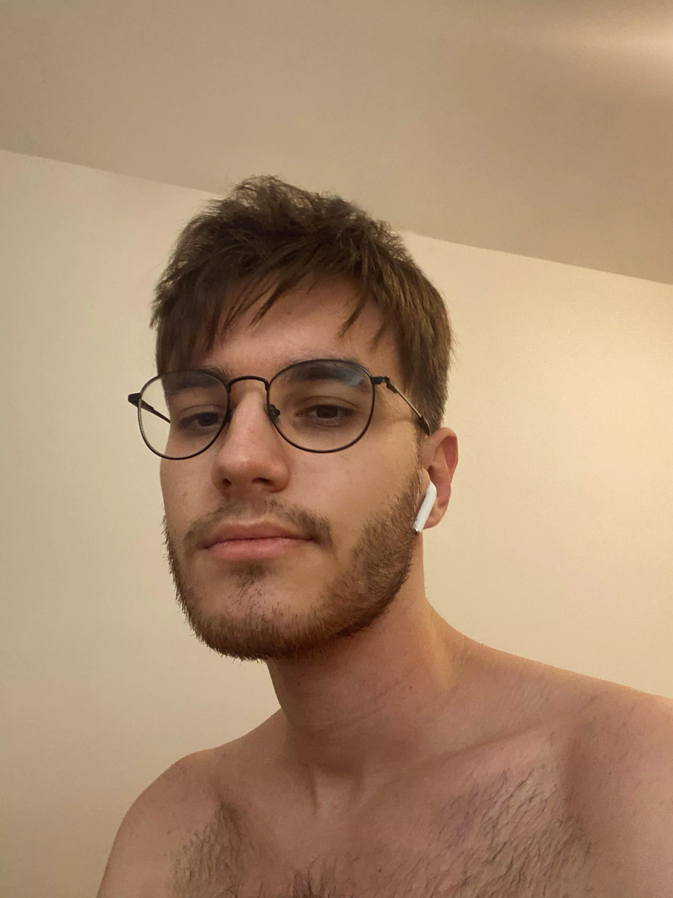 Does the beard suit me?