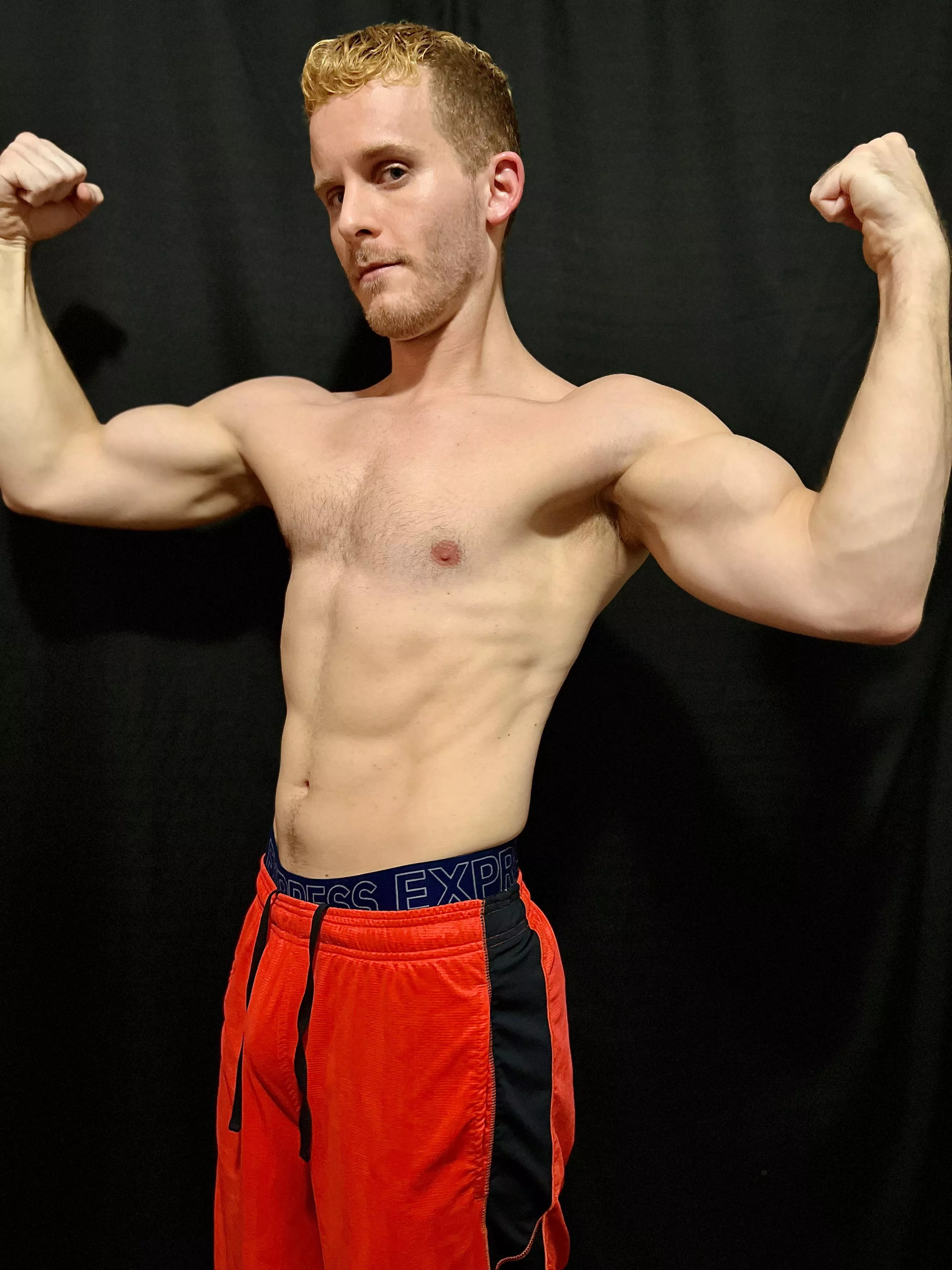 Feeling good on a Monday! Have a great start to your week bros