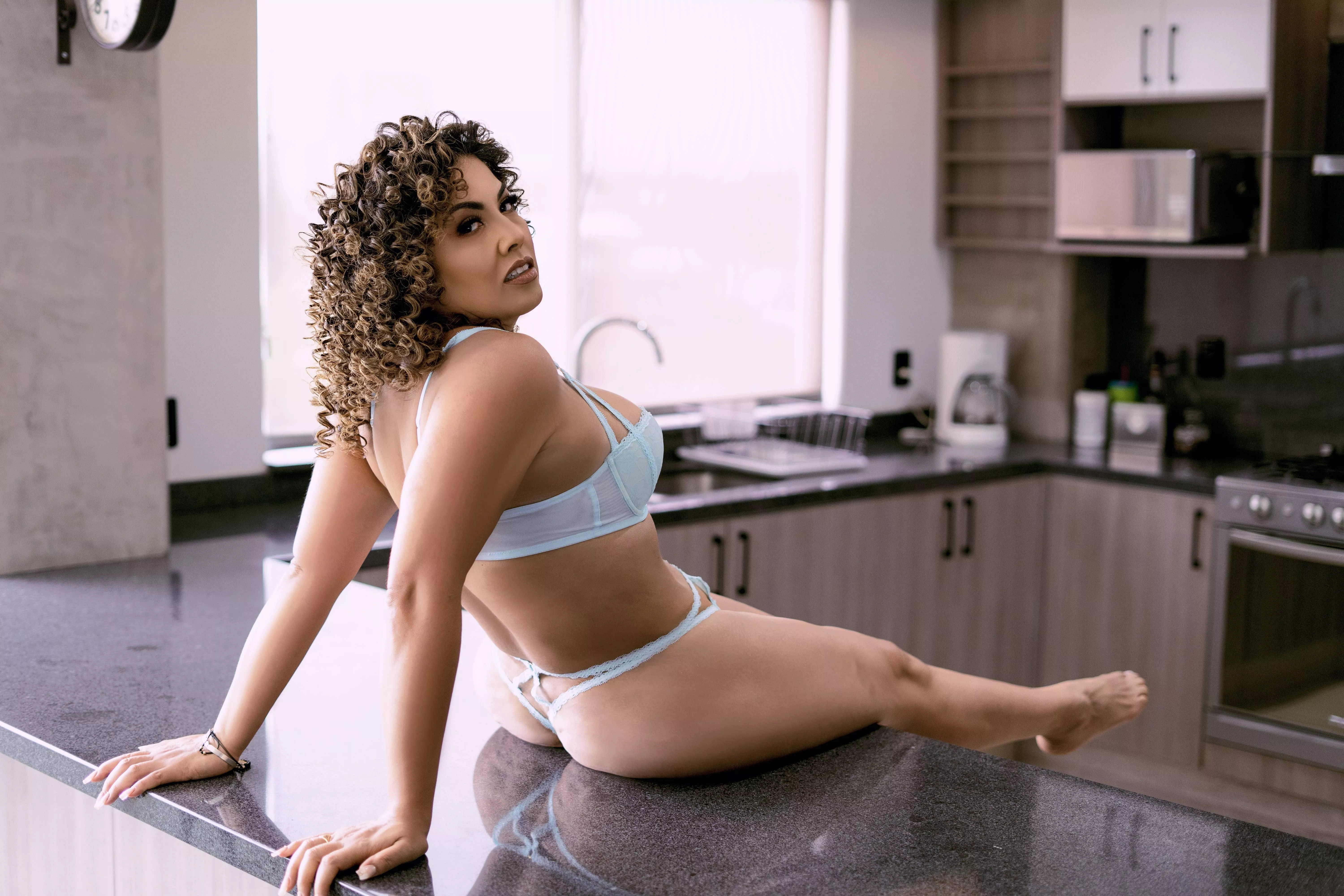 Good morning! Hope you have tons of sunshine! kisses [F45]