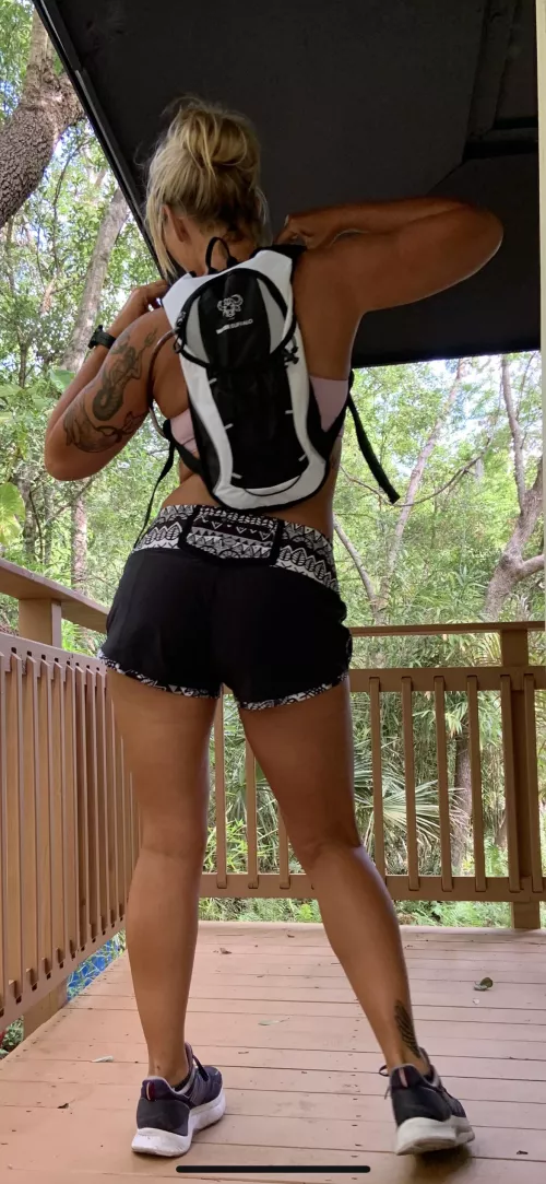 Got a spray tan and ready to run it all off 😝