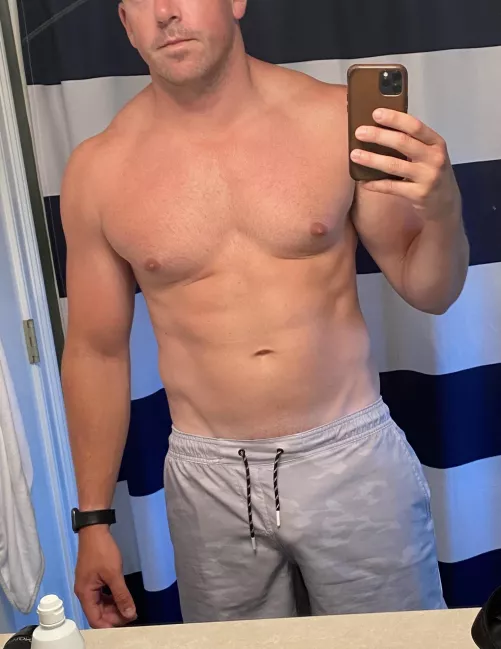 gray shorts > gray sweats? [34]
