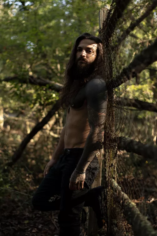 hello everyone, here's another long hair and bearded ☺️🙃