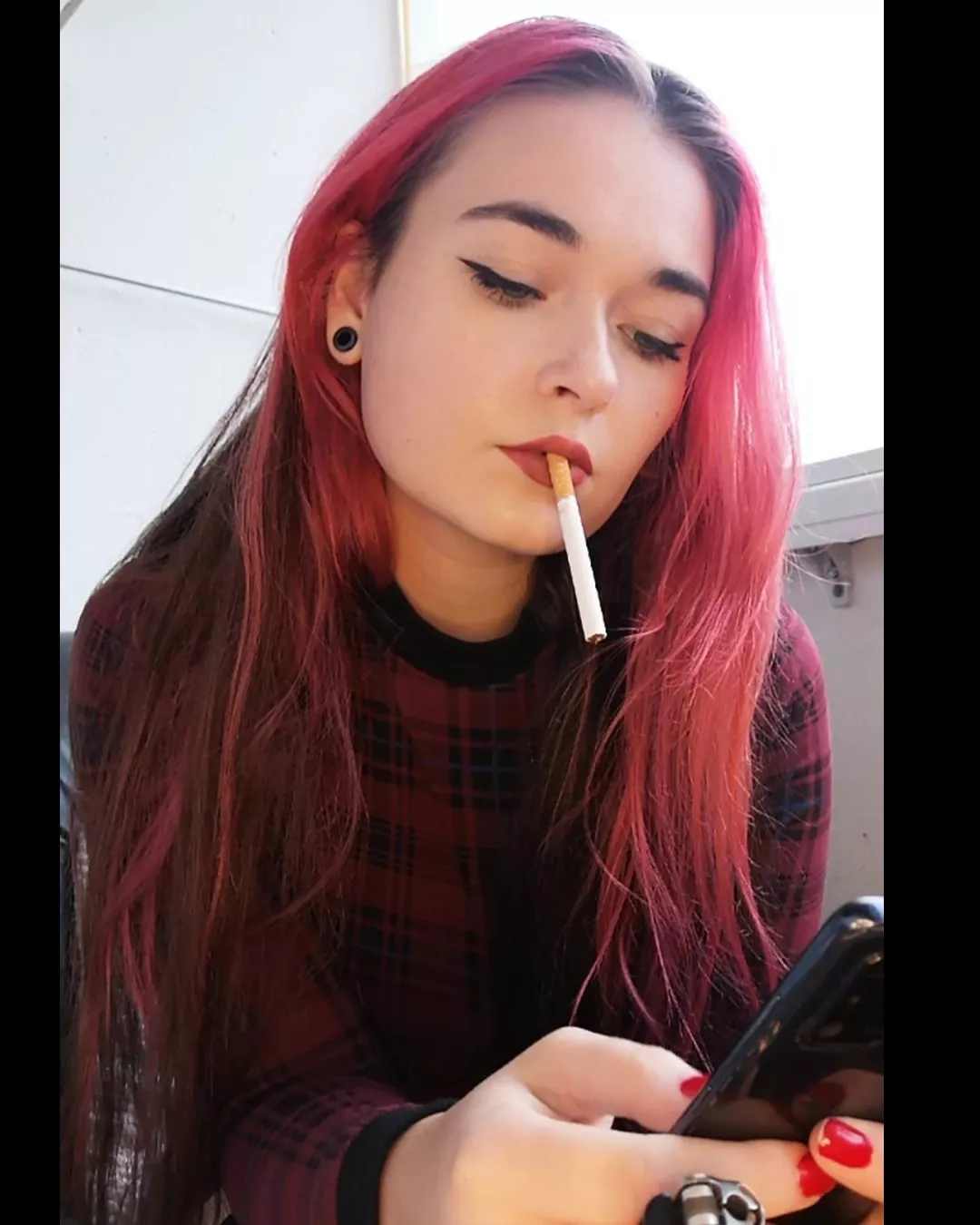 heres another dangling pic❤️🚬