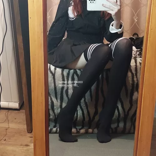 Hi. I'm ur new rommate